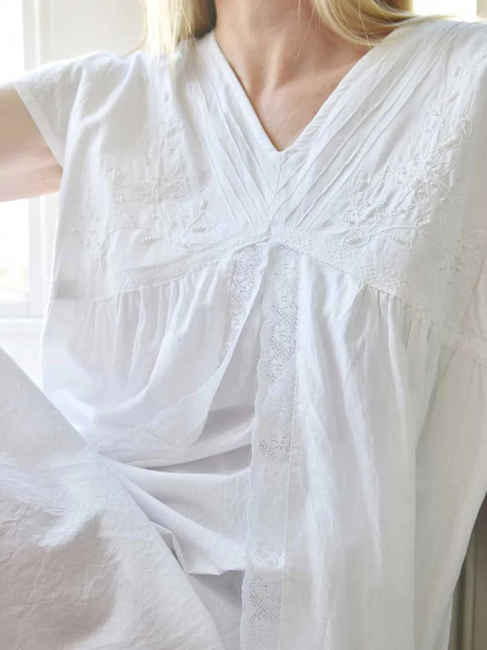 Beautiful Sarah White Cotton Nightdress  Size 16-20